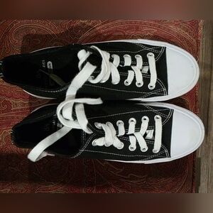 No Boundaries Men's Low Top Canvas Lace Up Sneaker 8.5